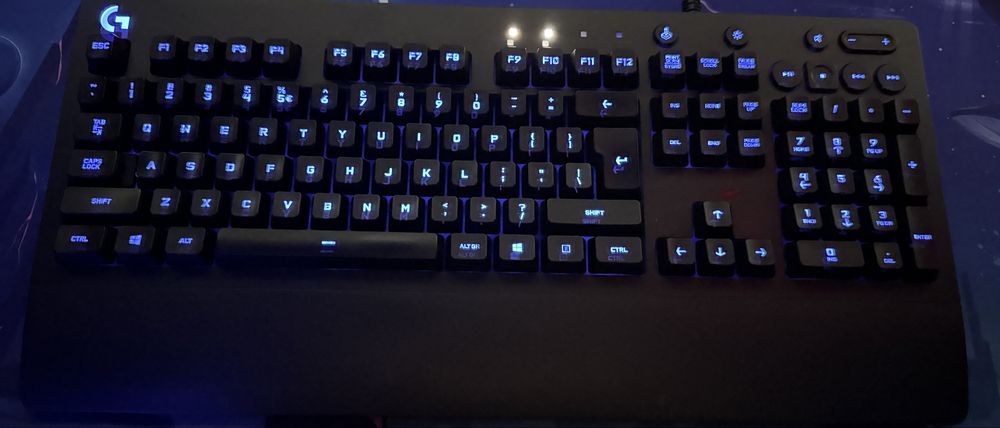 tastatură Logitech G213