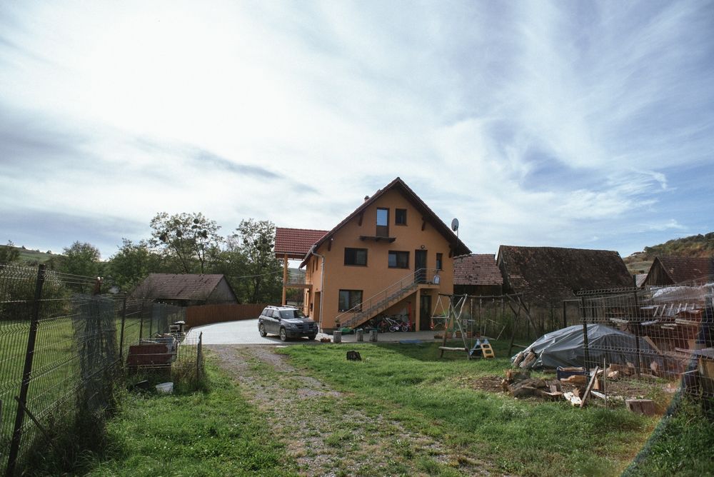 Casa noua de vanzare