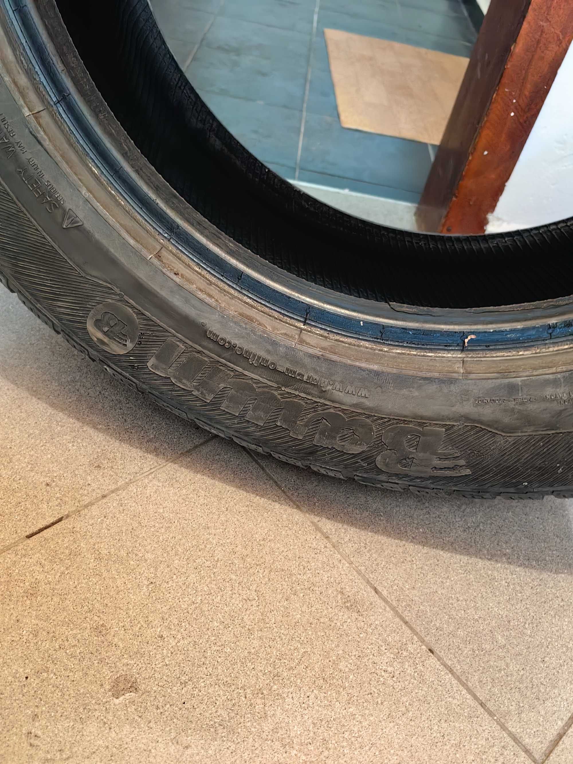 Продавам 8 броя гуми R 18*