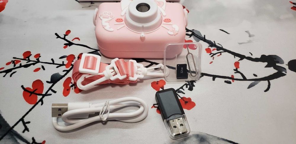 Цифрова камера Envyvip за деца 3-8 години, HD 1080P, 32GB SD карта