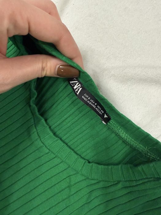Тениски и Блузи Zara, Bershka