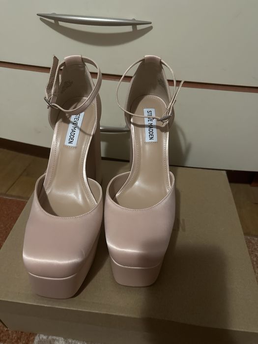 Високи обувки Steve Madden