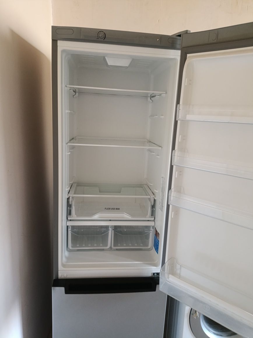 Продам холодильник в отличном состоянии, индезит