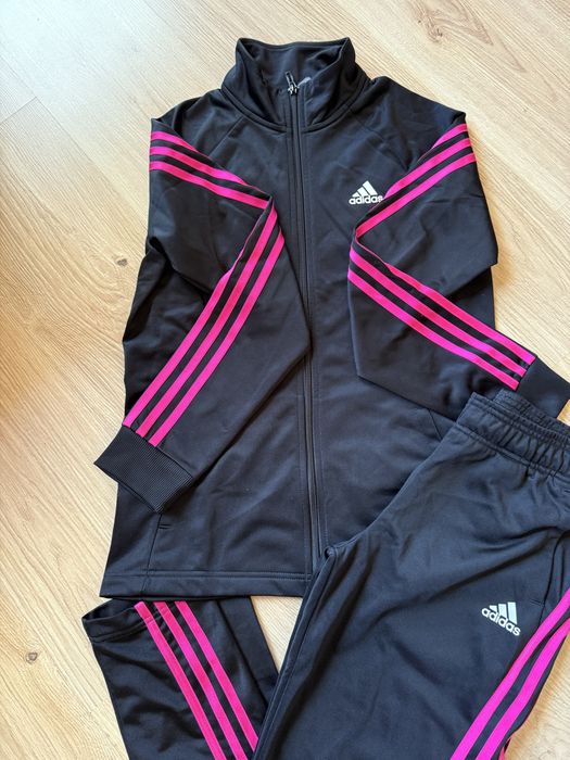 Екип на Adidas като нов хs/s размер