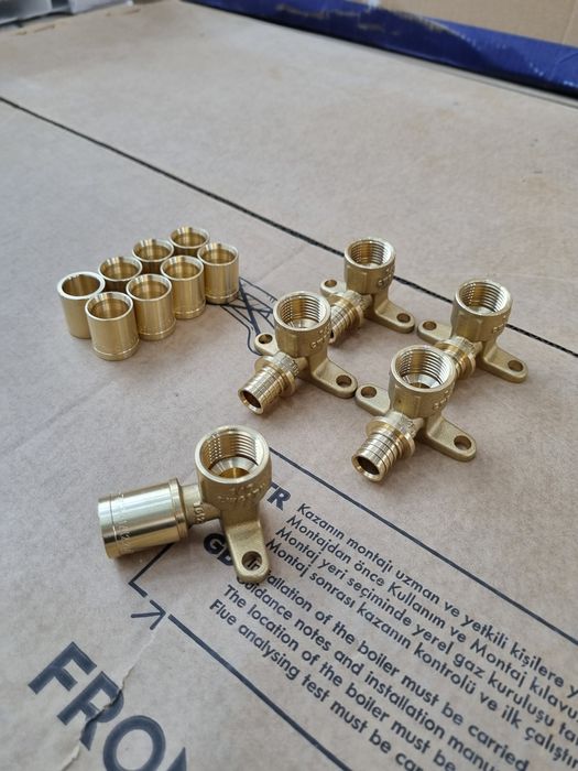 Латунные аксиальные фитинги