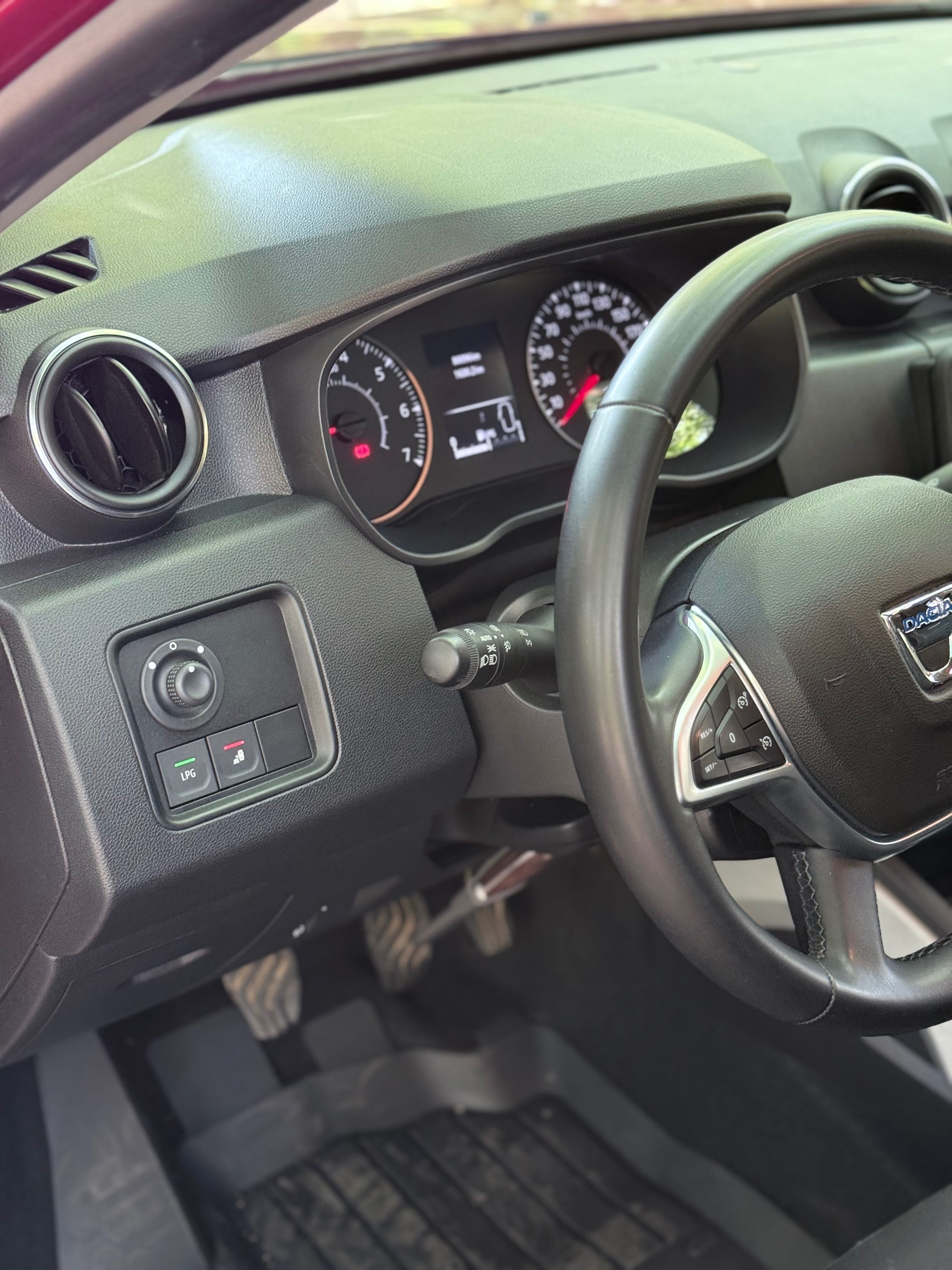Dacia Duster в Гаранция до 2027г.