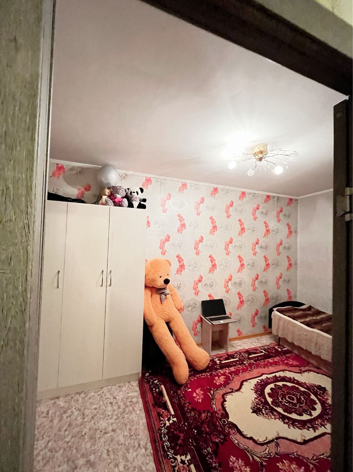 Подселение.  Ищем девушку
