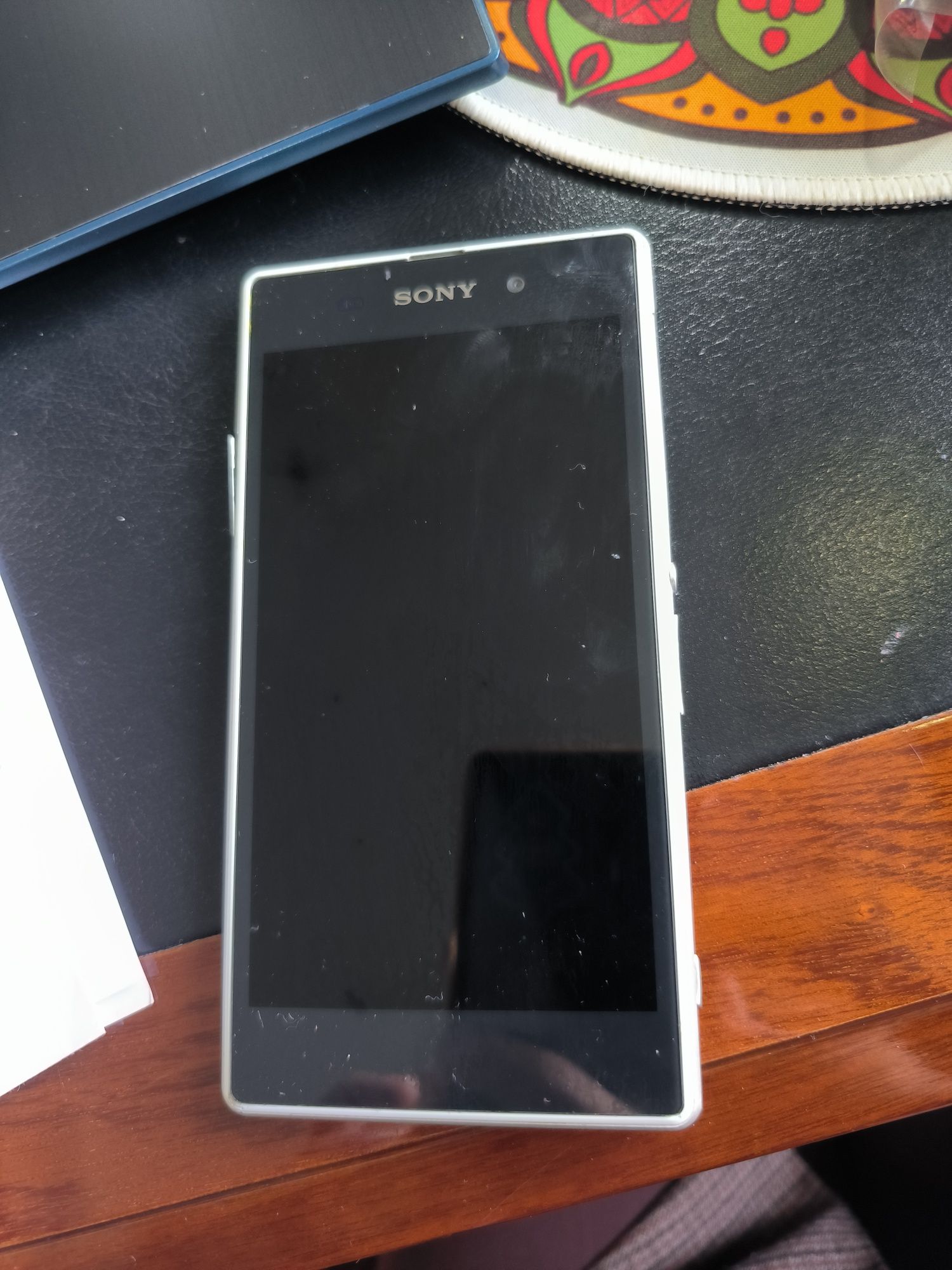 Продается телефон Sony Xperia tm Z1