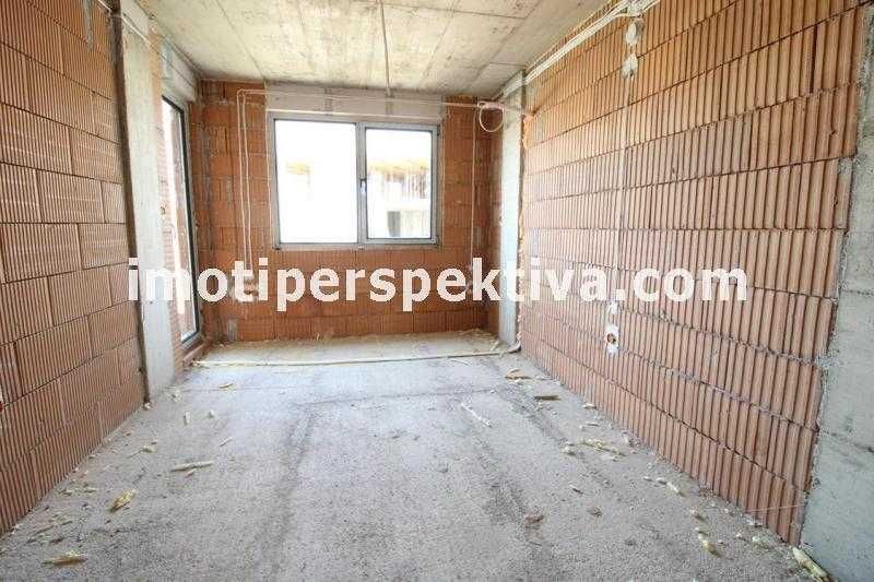 Продава се Тристаен апартамент в Пловдив, Христо Смирненски - 104 кв.м за 970 €/кв.м - Снимка #2