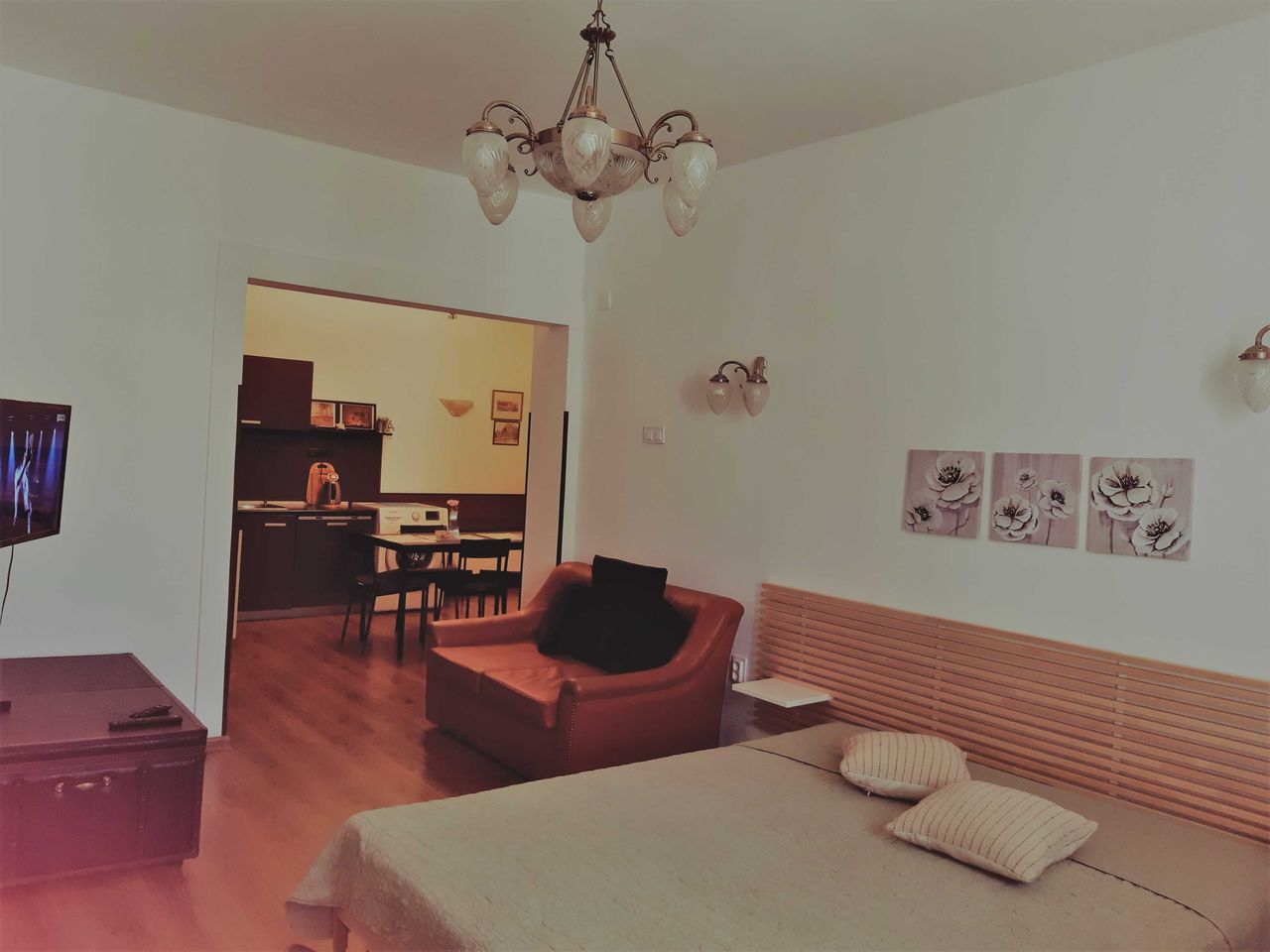Дава се под наем Тристаен апартамент в Варна, Гръцка махала - 70 кв.м за 800 € - Снимка #8