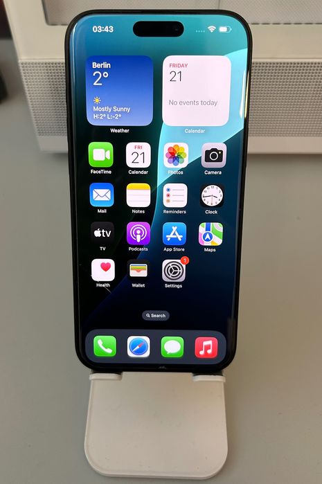 Telefon iPhone 16 Pro Max 5G,Black Titanium,256GB,Baterie 100%- ca nou