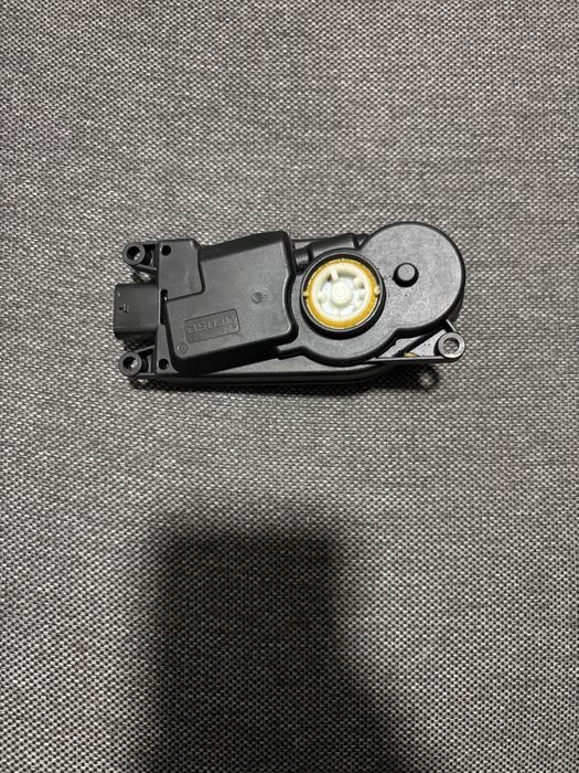 Оригнален мотор за активни въздушни клапи BMW X3 G01