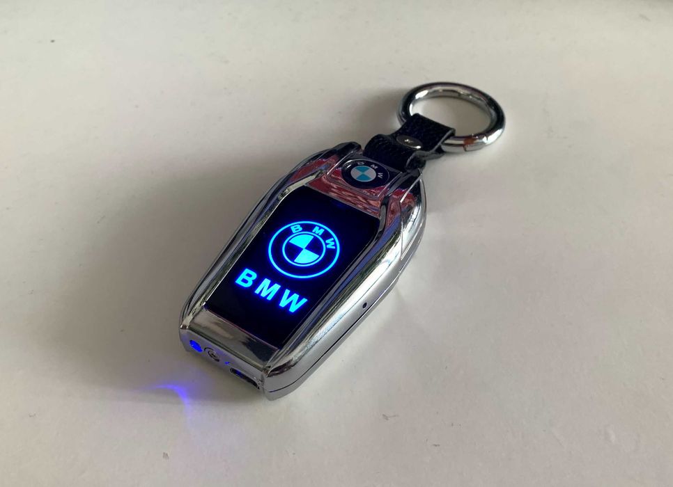 Brichetă electronică BMW cu logo iluminat LED și breloc USB