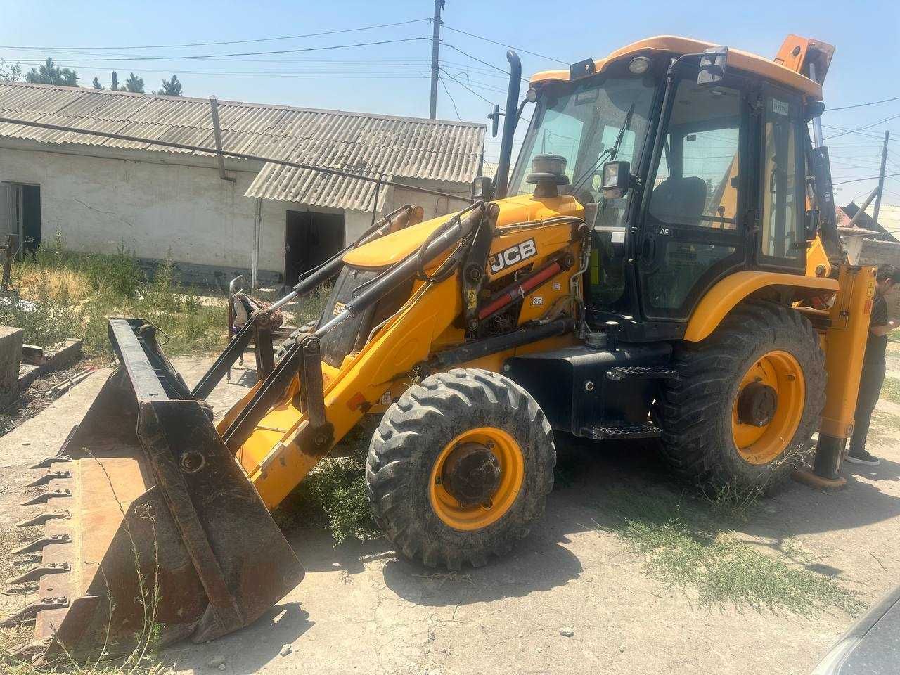 Экскаватор погрузчик JCB 3DX Plus