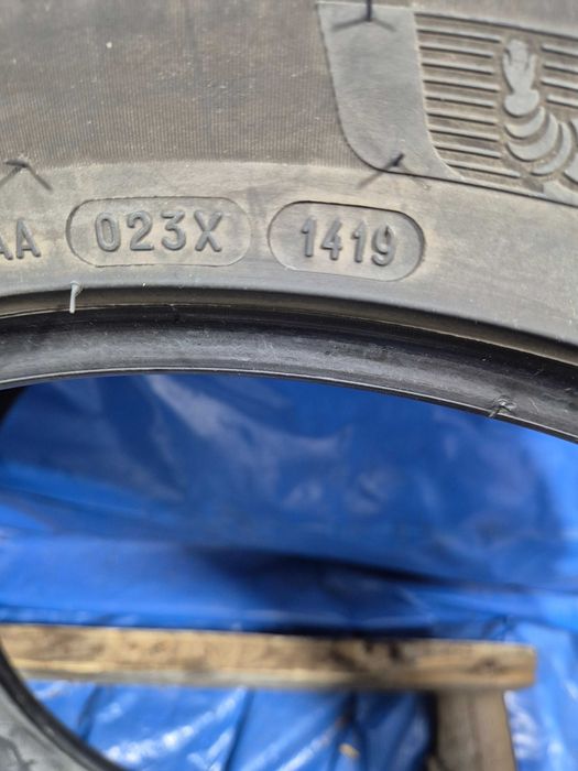 255/45/19 105v Michelin
