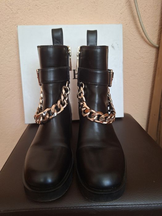 Дамски боти GUESS