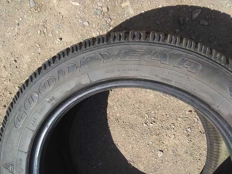 ОДНА шина 225/55 R17 - "GoodYear Ultra Grip 500" (Германия), зимняя.