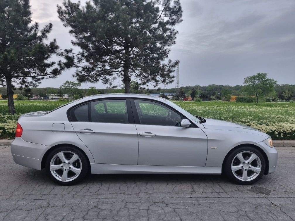 Bmw 320i E90 170cp TOP! Unic Proprietar în Acte! Xenon/Webasto/Pilot