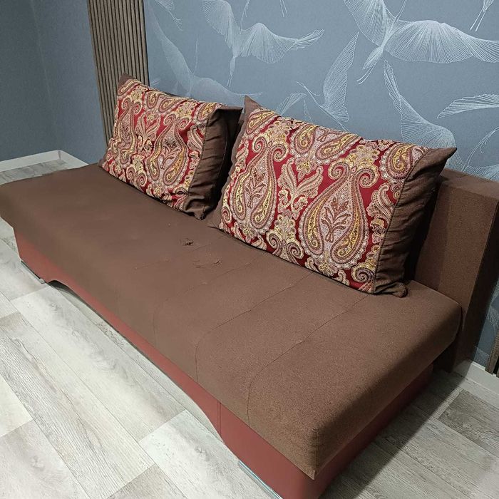 Отдам бесплатно диван