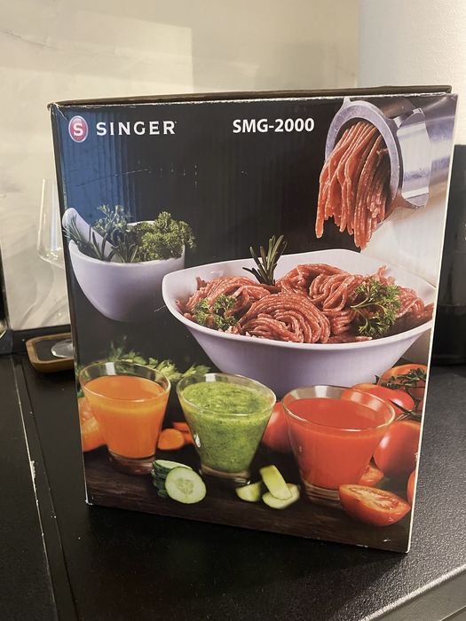 Masina de tocat carne Singer