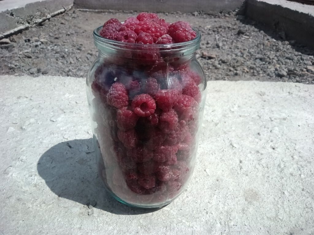 Продам клубнику сладкую вкусную, местную.