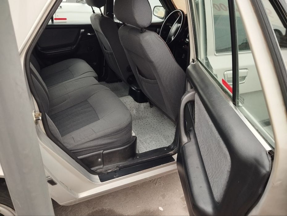 Volga 31105 sotiladi holati urtacha metan gaz bor