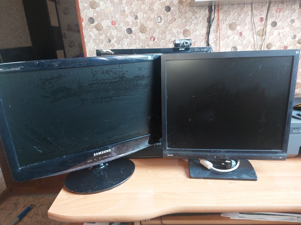 Мониторы от компьютера Samsung и BENQ