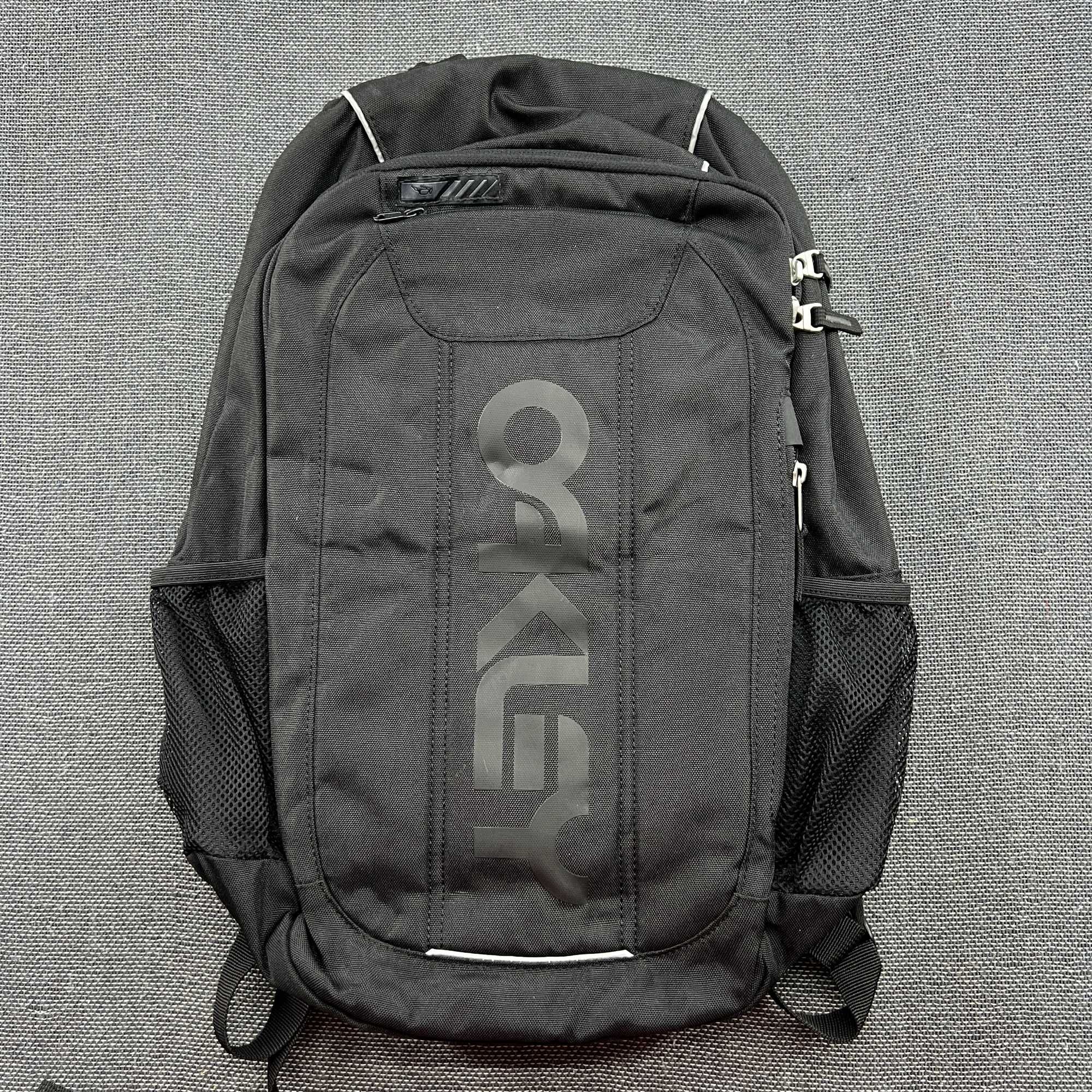 Oakley Enduro 3.0 20L Раница Черна Лаптоп Екипировка