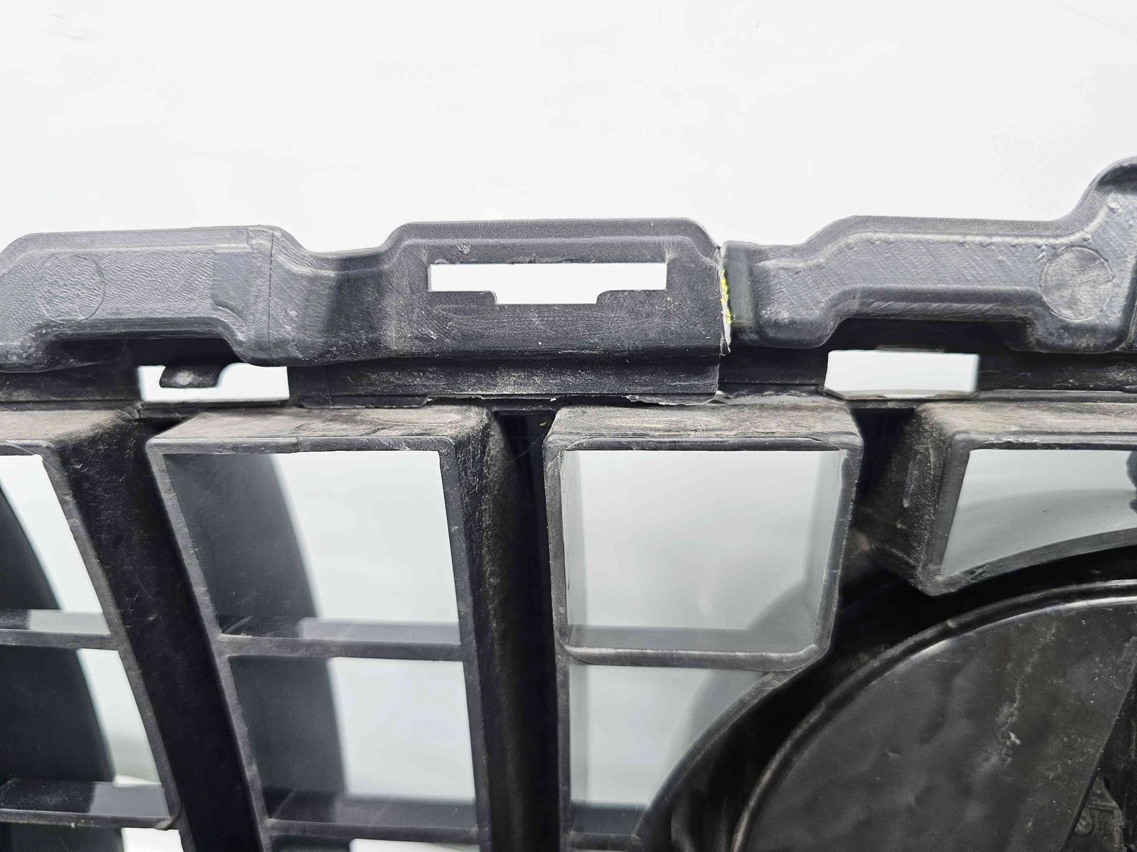 Grila bara fata Mercedes Clasa C (W205) [Fabr 2014-prezent] OEM