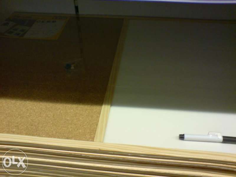Бяла дъска за писане, чертане, рисуване с дървена рамка 40x60 см. и 60
