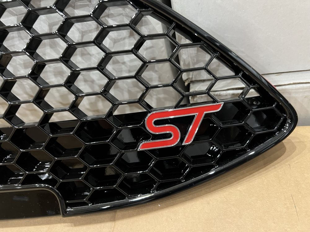 Ford Fiesta MK7 ST предна решетка Маска Фиеста нова оригинална