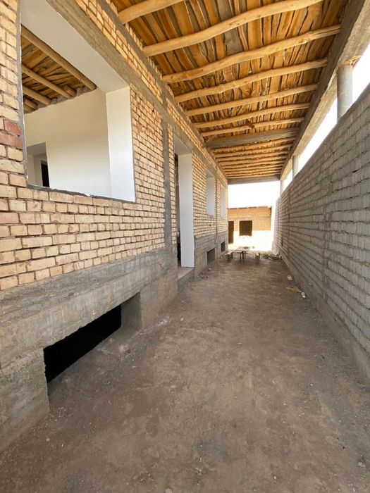 Uchaska 2.5 sotix keles mosti yonida