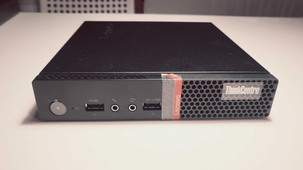 Mini PC Lenovo ThinkCentre M715Q Ryzen 5 2400GE Wi-Fi - Fără RAM/SSD