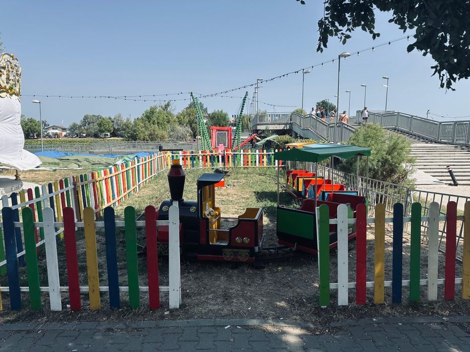 Patinoar, Carusel,Trenulet de VÂNZARE!INCHIRIAT!