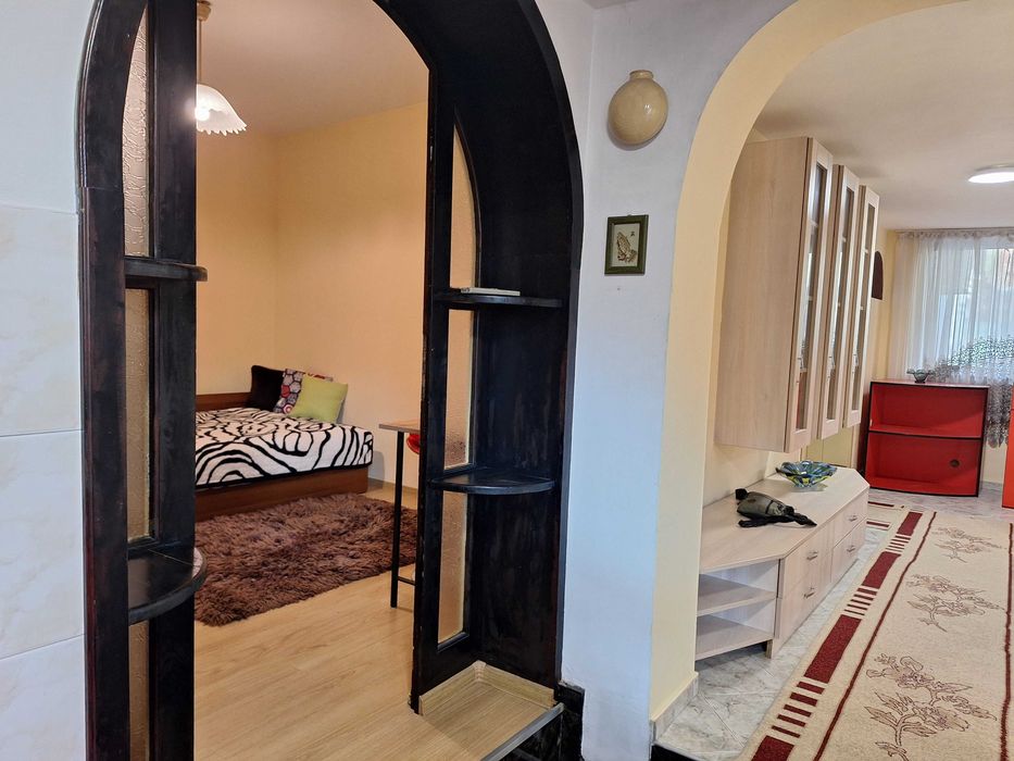 Самостоятелен етаж от къща