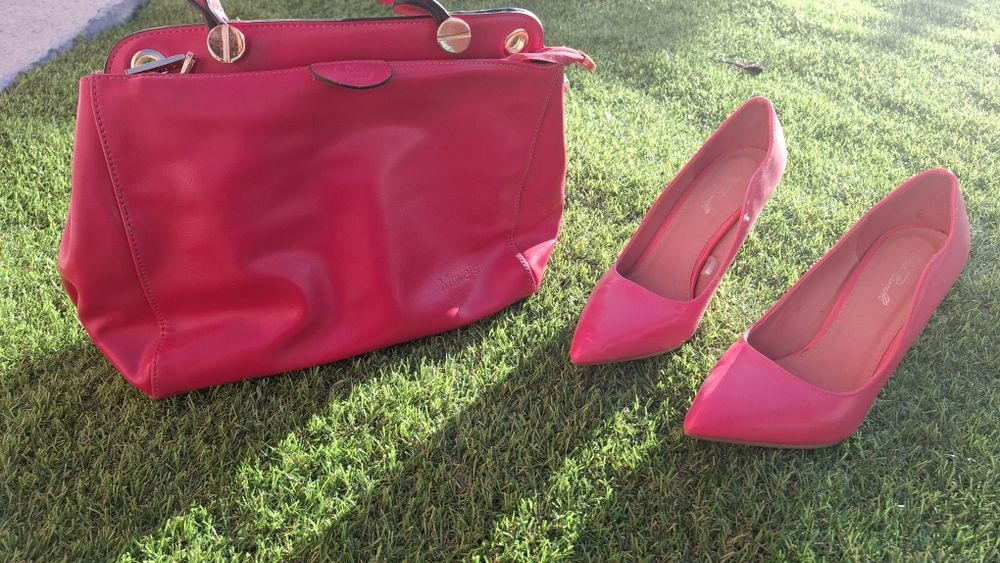 Дамски обувки с чанта няколко варианта