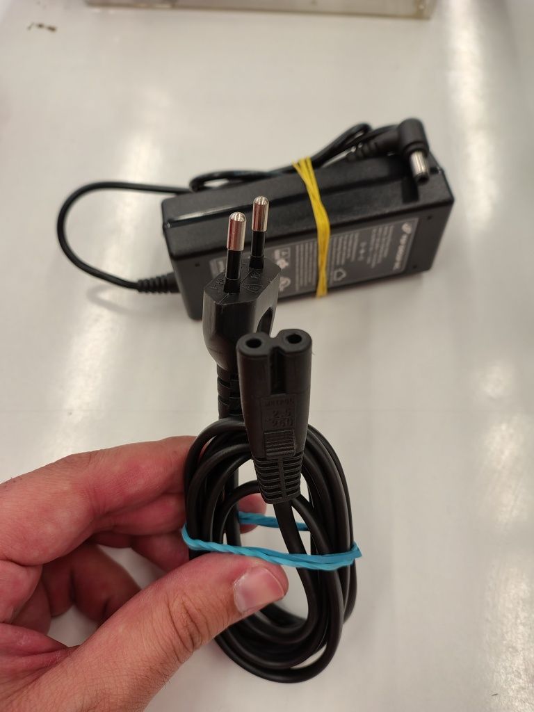 Power Adapter 65 Watt