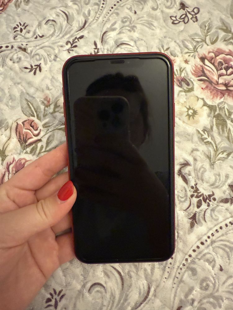 Продам Iphone XR