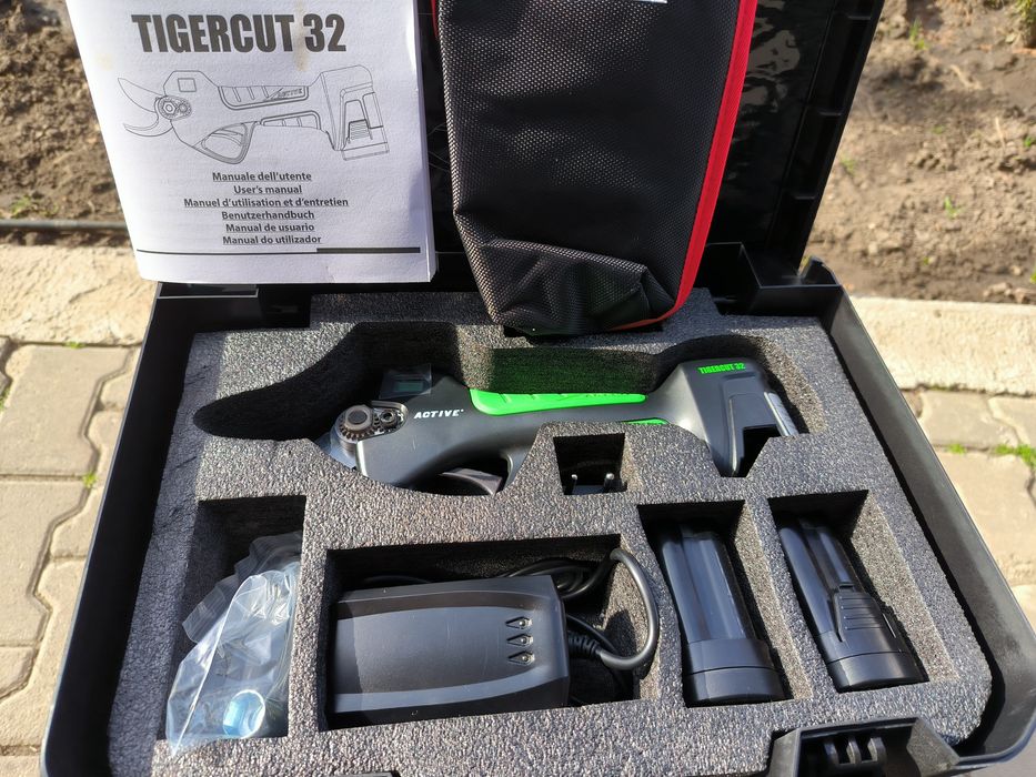 Foarfeca pe acumulator de tăiat via