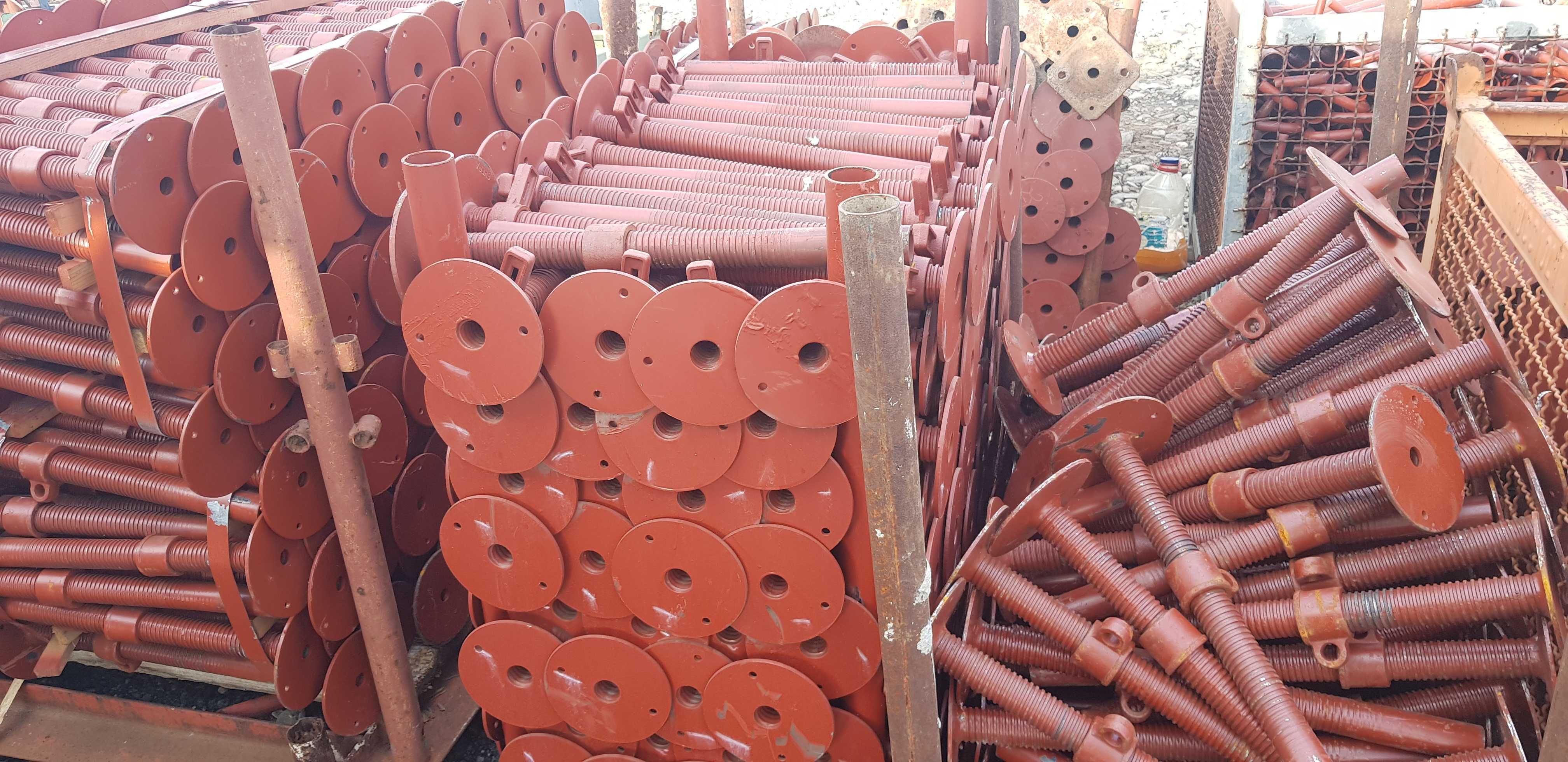 Scari de acces schele metalice, podine cu trapa schela