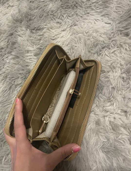 Portofel Guess Damă – Brand New, Eleganță la Super Preț