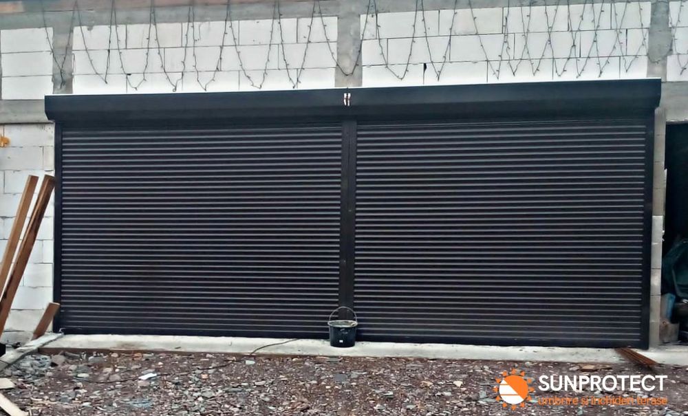 Uși de garaj tip Rulou din Aluminiu lamele de 55 mm și de 77 mm.