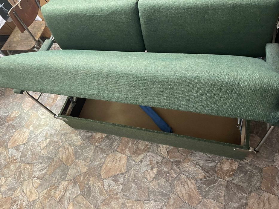 Диван с функция сън