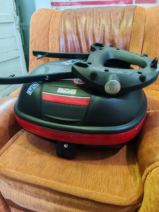 Suport si topcase GIVI Monokey system