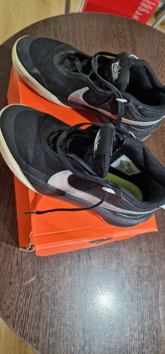 Nike HUSTLE D 10 marimea  37.5