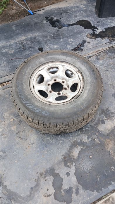 Продам резину  на внедорожник с дисками