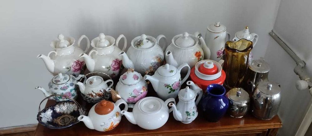 Чайники разные. Фарфор. ГДР,СССР.