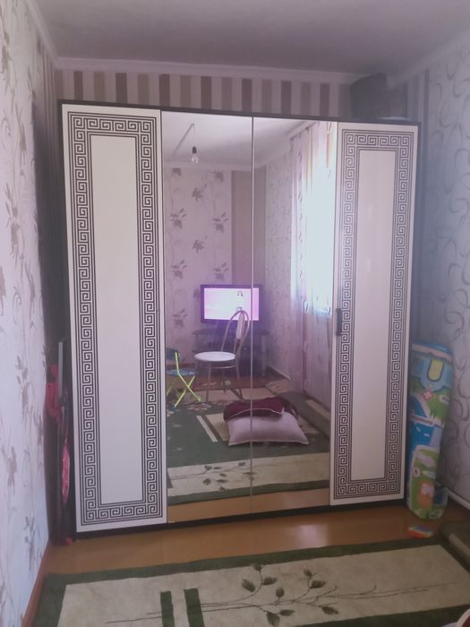 Продам шкаф в хорошем состоянии, кровать в подарок