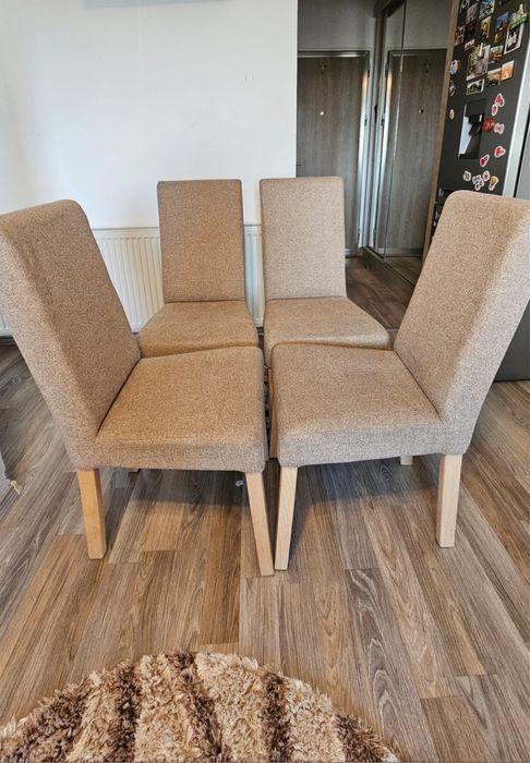 Set 4 scaune tapitate din stejar