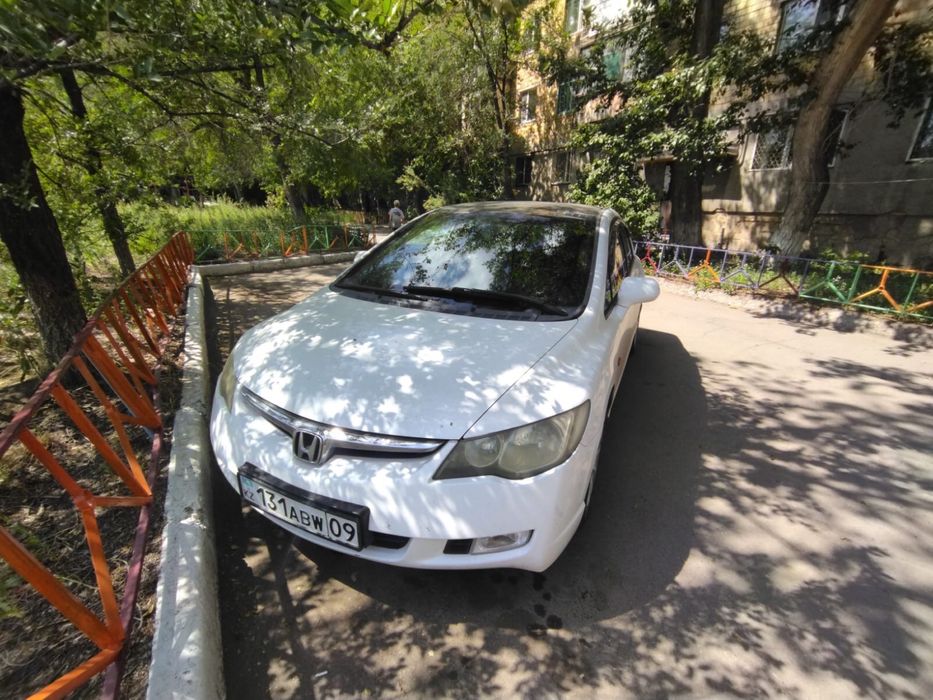 Хонда цивик 2005г 1.8 об